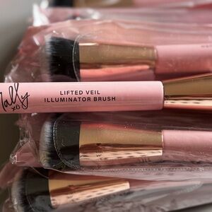Mally cosmetic brushes  one only.